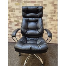 Кресло для руководителя Metta LK-14 CH черный с экспозиции